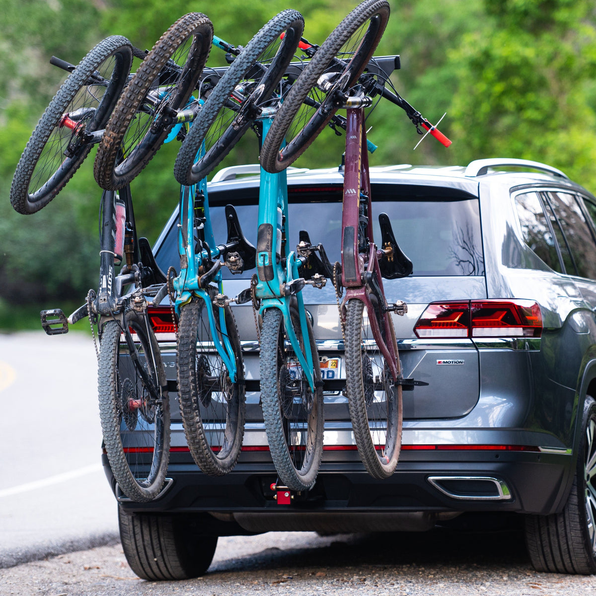 Chuck Rack 4-Bike Vertical Rack W/ Full Tilt BASE Post — Ironclad Sentry